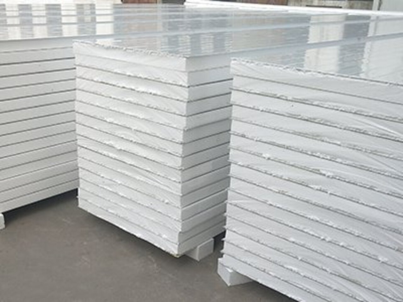 彩鋼泡沫夾芯板